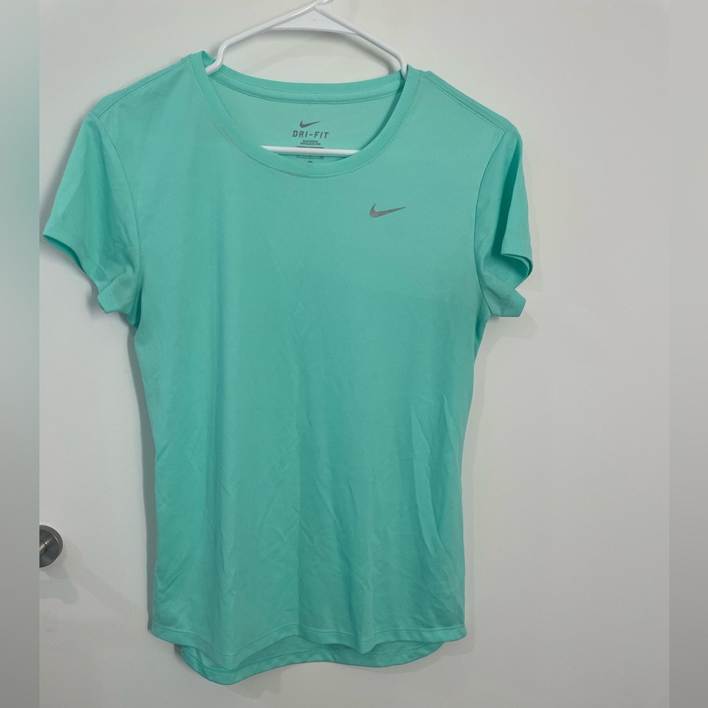 Nike Green Fitted Short Sleeve T-Shirt